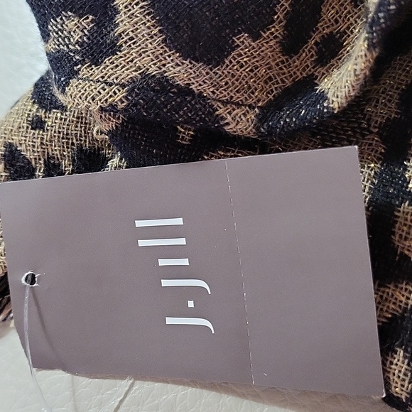 J Jill woman's Camelmulti multi-functional scarf wrap. One size. - Picture 9 of 11